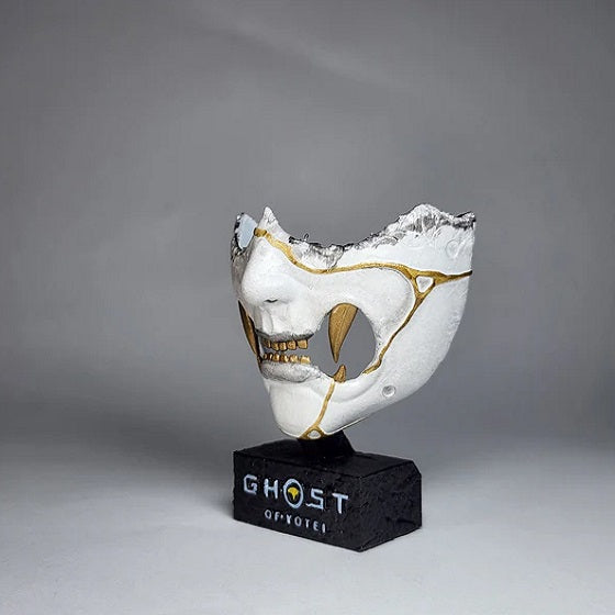 Figurine de masque du Fantôme de Yotei