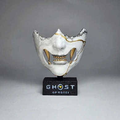 Figurine de masque du Fantôme de Yotei